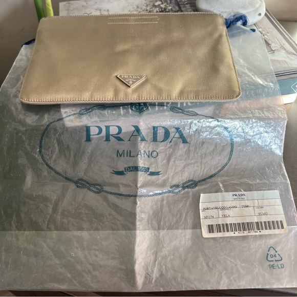 Prada Fumo Tessuto Vela Clutch - Picture 13 of 13